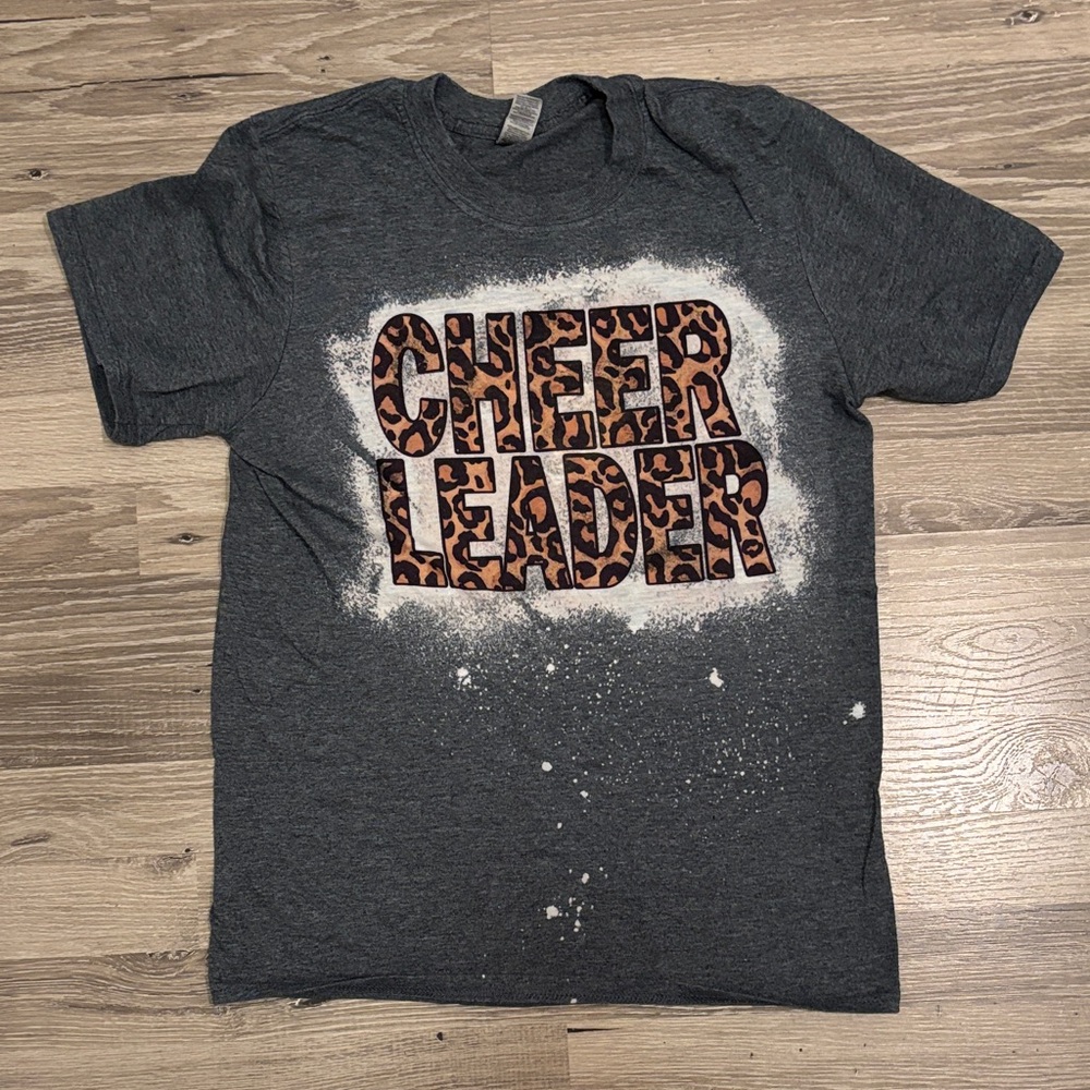 Cheerleader Leopard Print Graphic Tee - Dark Gray